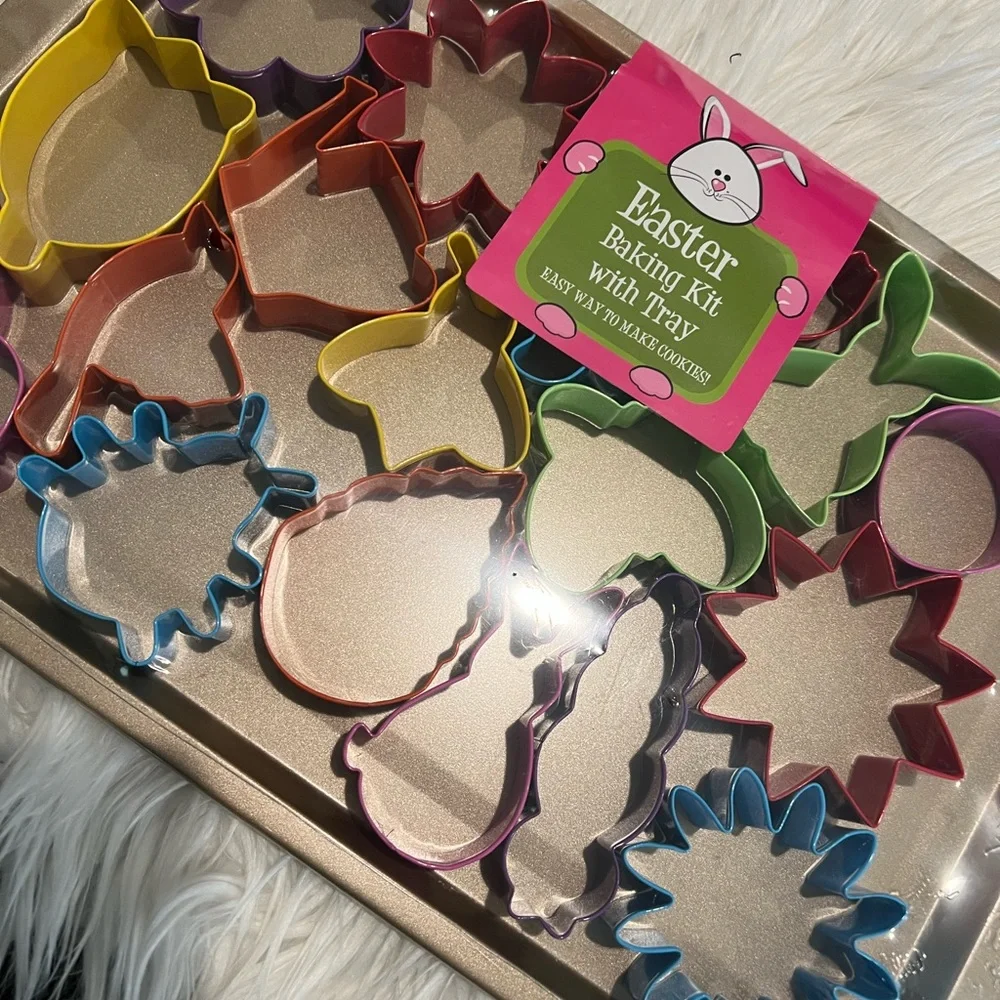 Easter cookie cutters and‎ tray
